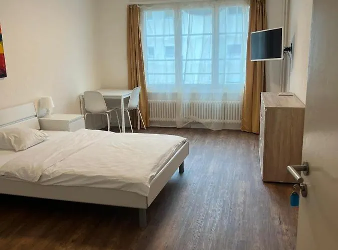 Zimmer Mit Geteiltem Bad & Kueche