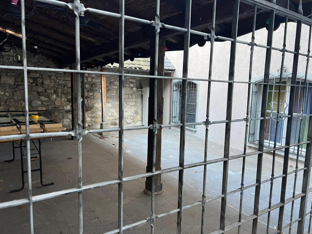 Apartment Mit Geteiltem Bad & Kueche *